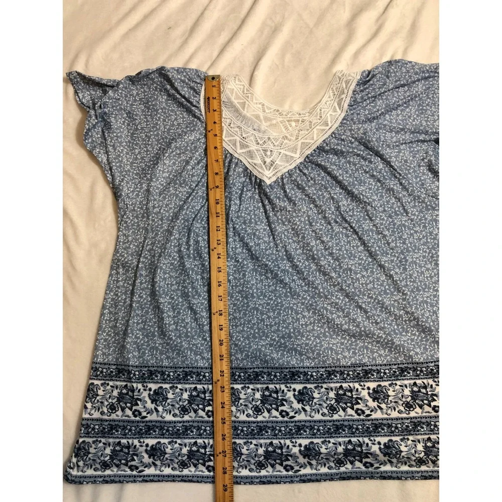 Weekend by Suzanne Betro Tunic Top Women 4X Blue Floral Crochet Lace V-Neck